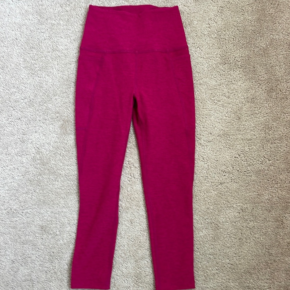 BEYOND YOGA spacedye out of pocket high waisted capris-like new! Size small